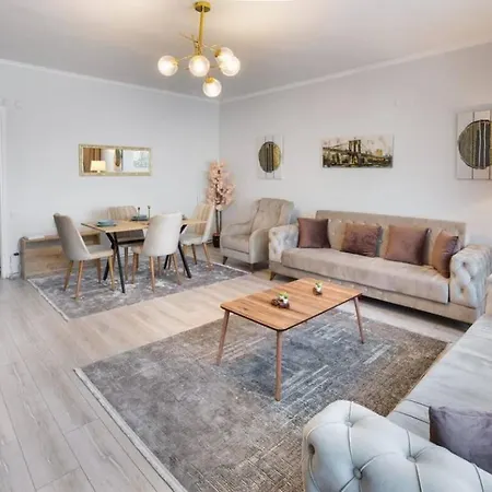 Modern 2br Apt In The Hearth Of The * Istanbul