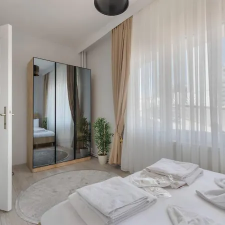 Apartment Modern 2br Apt In The Hearth Of The Istanbul